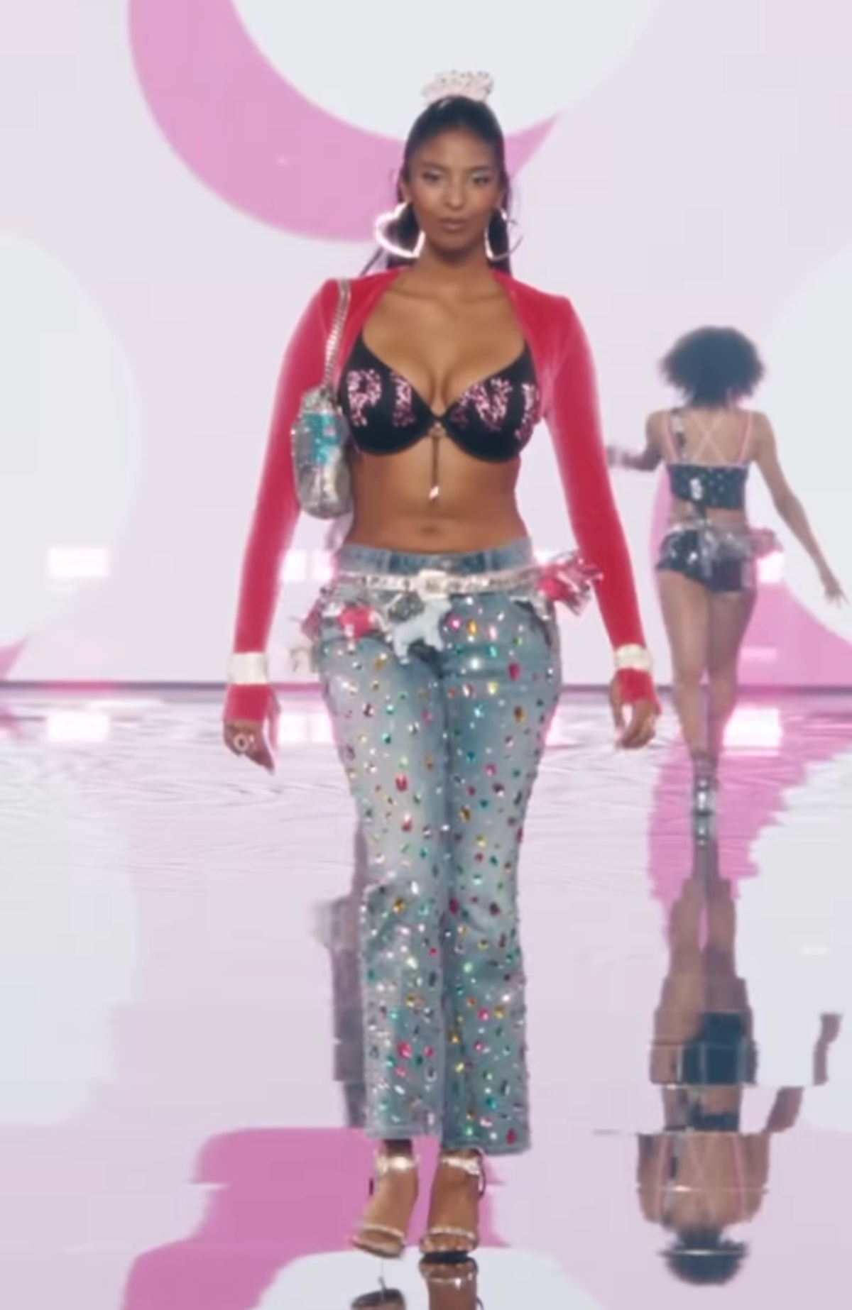 Fiica unuia dintre cei mai mari sportivi din istorie a făcut senzație la prezentarea Victoria’s Secret
