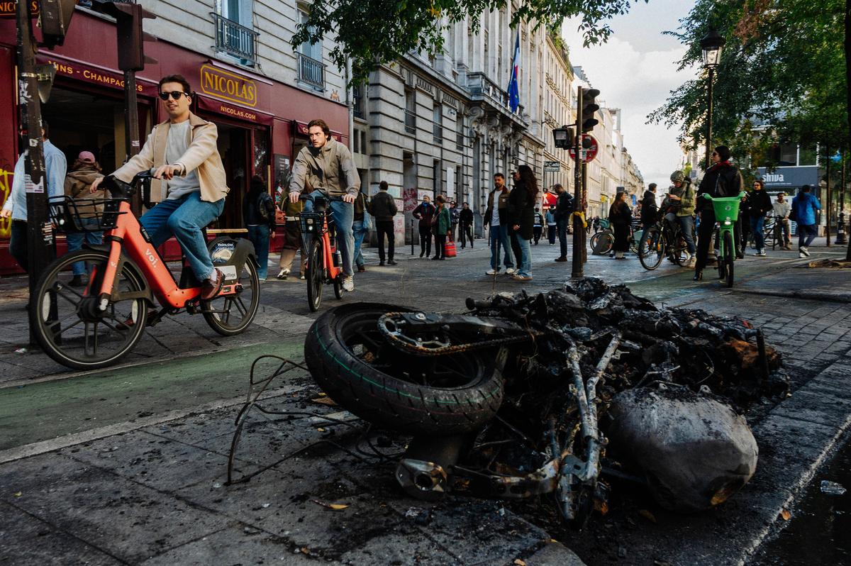 Imagini ireale din haosul de la Paris: poliția franceză a cerut amânarea blockbusterului PSG - Barcelona