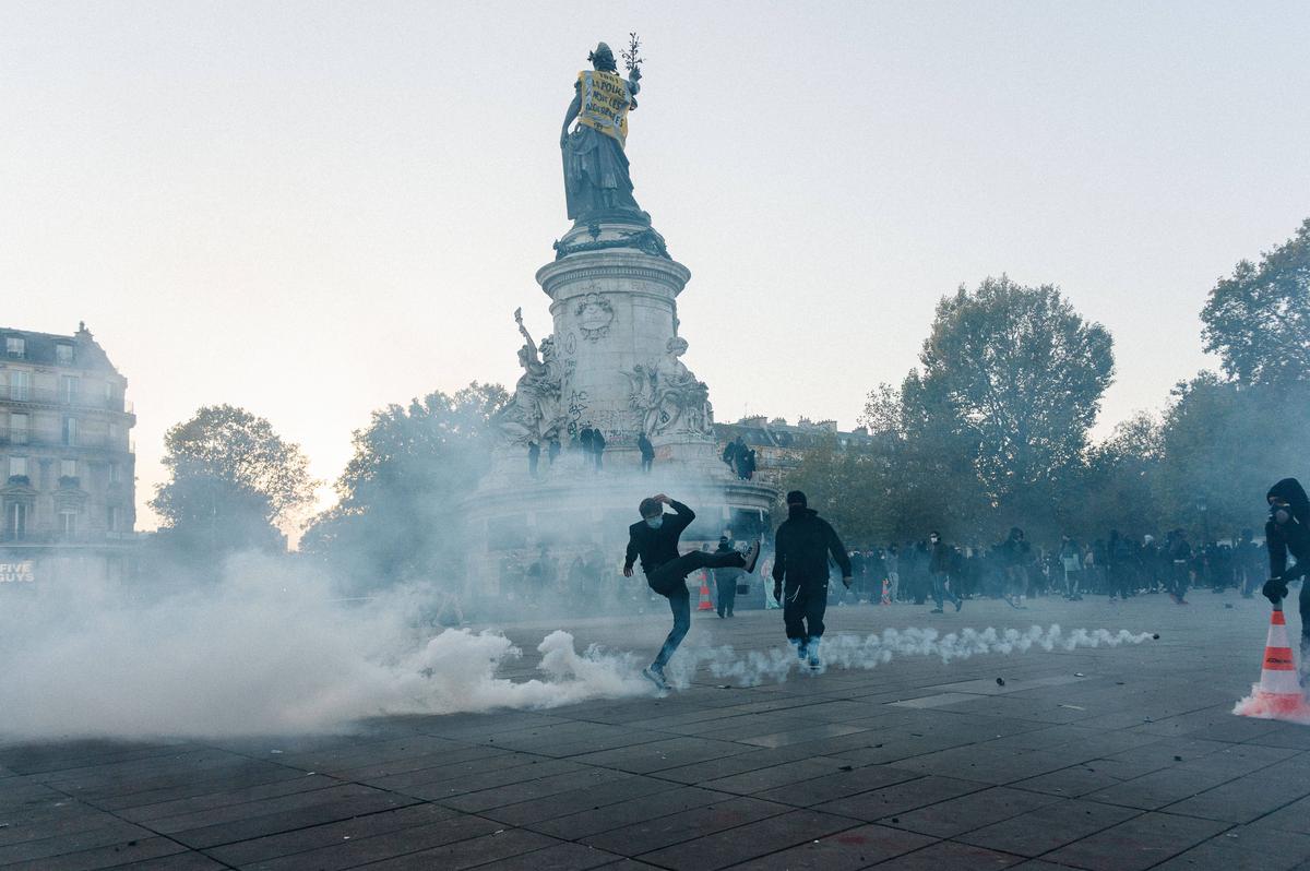 Imagini ireale din haosul de la Paris: poliția franceză a cerut amânarea blockbusterului PSG - Barcelona