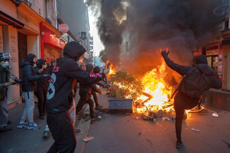 Paris a fost devastat în urma protestelor din Franța / Foto: Imago Images