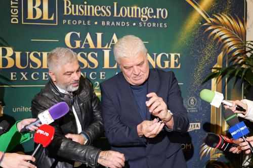 Ioan Andone a primit cadou un ceas personalizat