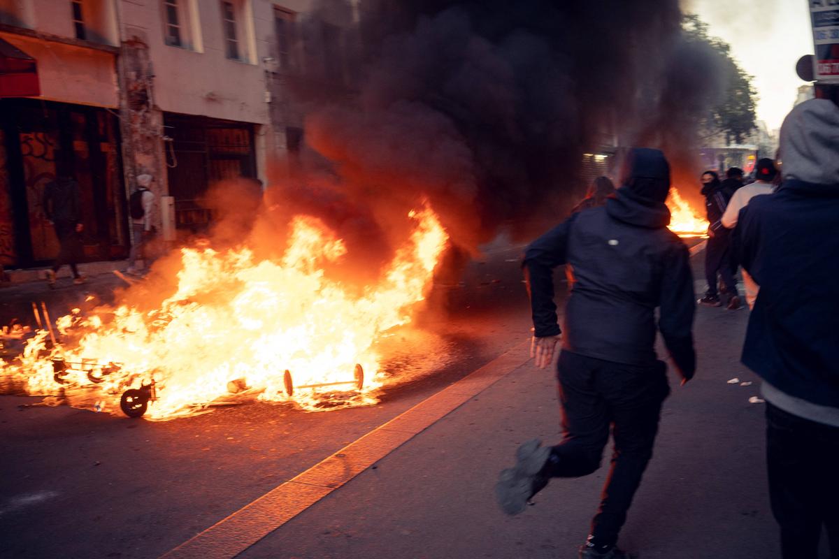 Imagini ireale din haosul de la Paris: poliția franceză a cerut amânarea blockbusterului PSG - Barcelona