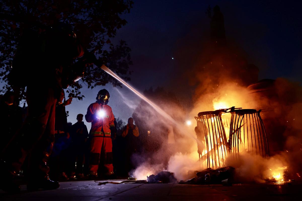 Imagini din haosul care a cuprins Parisul în aceste zile // foto: Imago