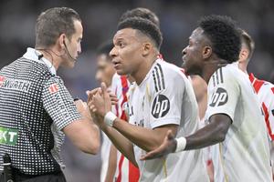 Fanii lui Real Madrid au răbufnit după ce au aflat cine va arbitra El Clasico!