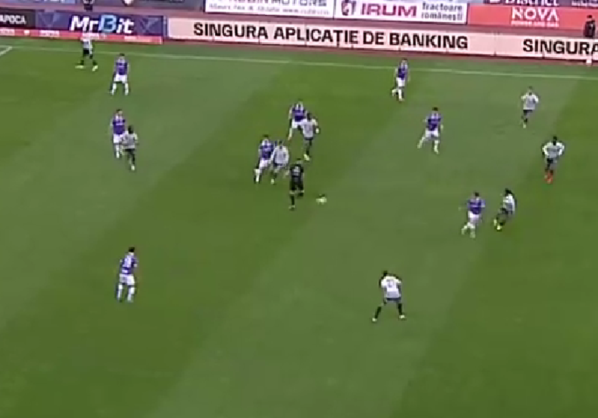 Cea mai bizară decizie de arbitraj din acest sezon în Superligă! Motivul uluitor pentru care a fost anulat golul în U Cluj - FC Argeș