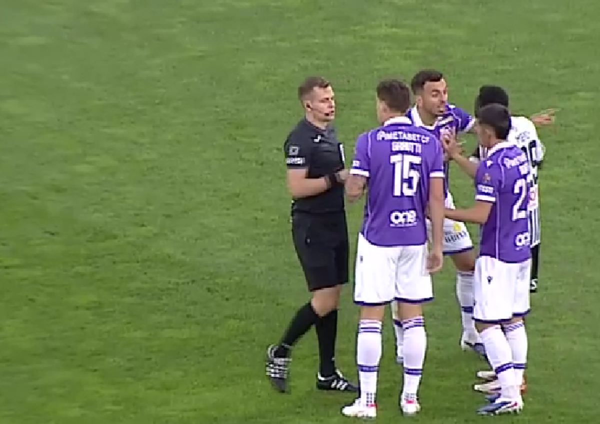 Cea mai bizară decizie de arbitraj din acest sezon în Superligă! Motivul uluitor pentru care a fost anulat golul în U Cluj - FC Argeș