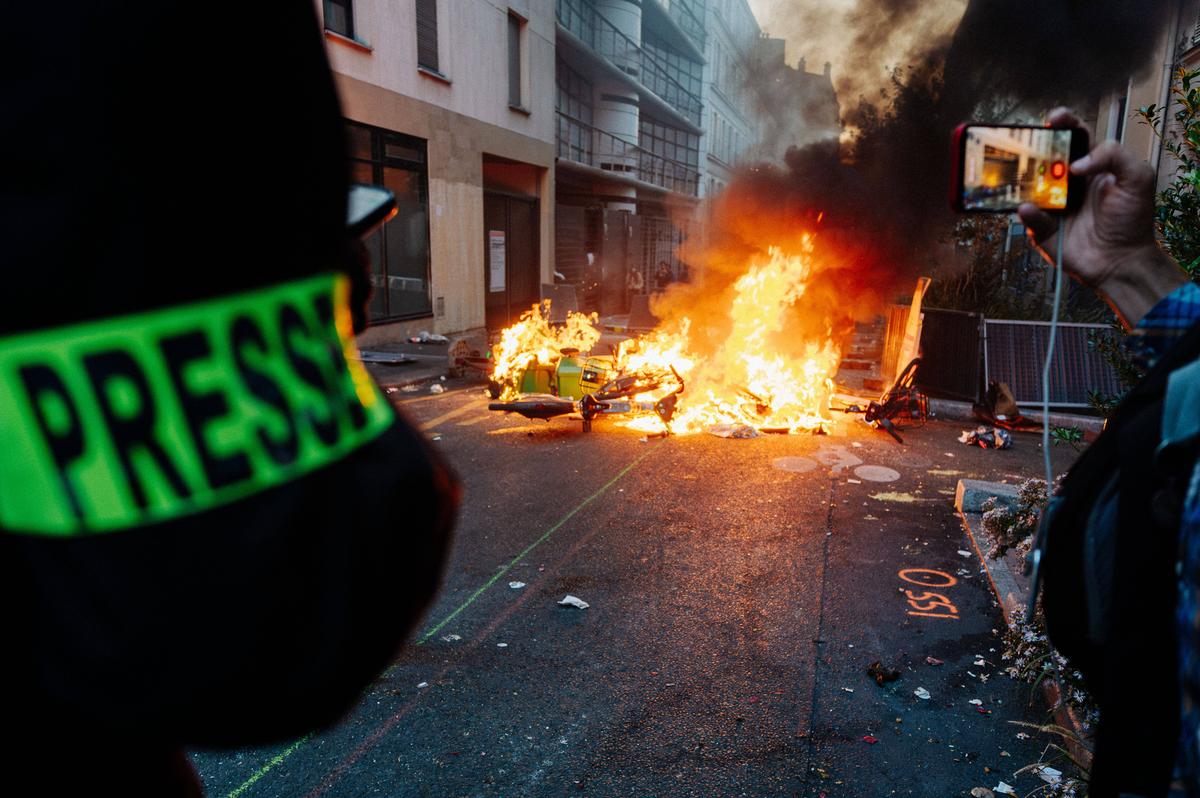 Imagini ireale din haosul de la Paris: poliția franceză a cerut amânarea blockbusterului PSG - Barcelona