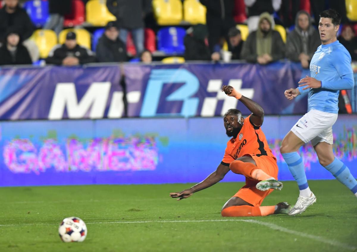 Reghecampf, 2 din 2! FCSB câștigă cu mari emoții și urcă pe loc de play-off » Clasamentul în Superliga