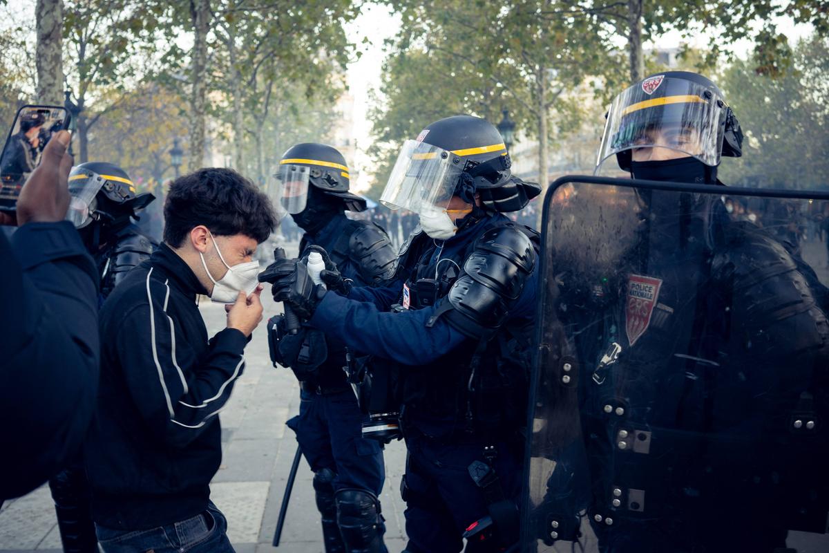 Imagini ireale din haosul de la Paris: poliția franceză a cerut amânarea blockbusterului PSG - Barcelona