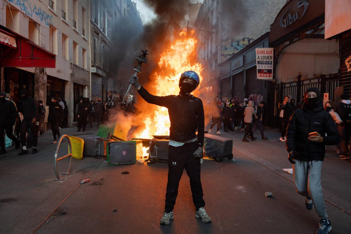 Imagini ireale din haosul de la Paris: poliția franceză a cerut amânarea blockbusterului PSG - Barcelona
