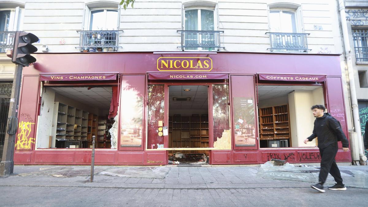 Imagini ireale din haosul de la Paris: poliția franceză a cerut amânarea blockbusterului PSG - Barcelona