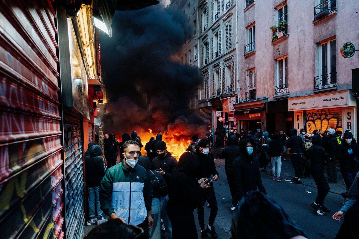 Imagini ireale din haosul de la Paris: poliția franceză a cerut amânarea blockbusterului PSG - Barcelona