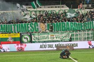 „Mulțumim, Bombardierule!” » Mesaj în limba română pe stadionul din Europa, la retragerea fostului campion din Liga 1