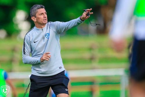 Răzvan Lucescu nu a oprit pregătirea, deși are coronavirus. Antrenează de la distanță!
