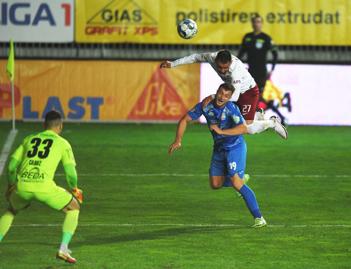 Chindia scapă victoria cu Rapid, 2-2, din cauza unei erori URIAȘE de arbitraj! Tușierul n-a văzut un ofsaid clar
