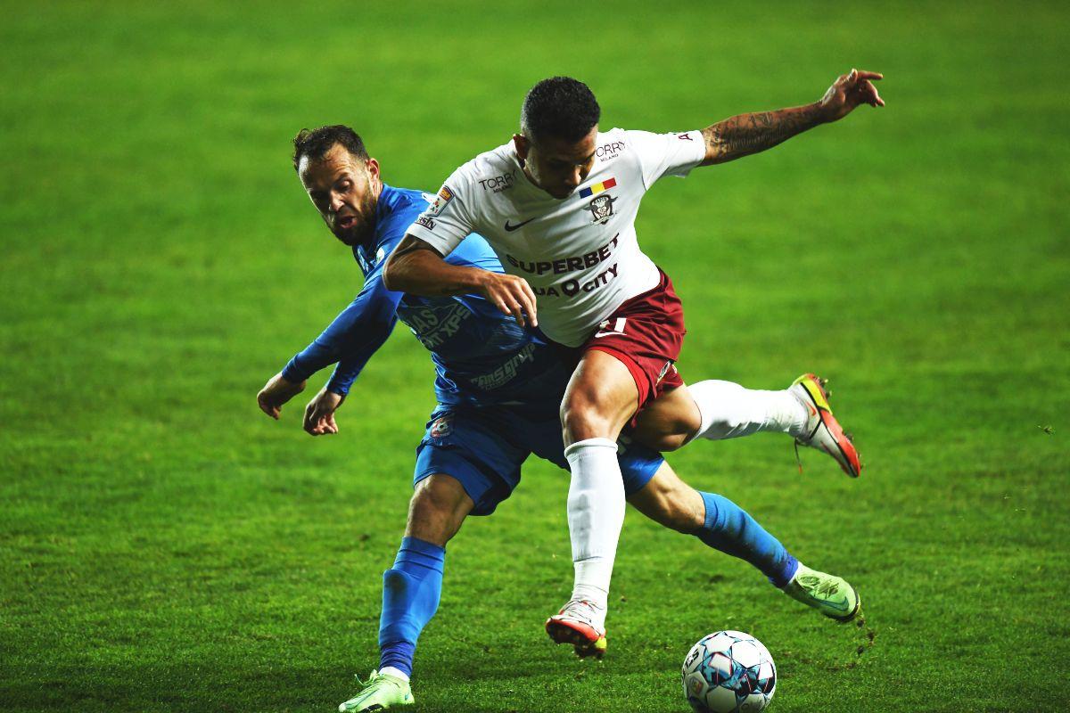 Chindia scapă victoria cu Rapid, 2-2, din cauza unei erori URIAȘE de arbitraj! Tușierul n-a văzut un ofsaid clar