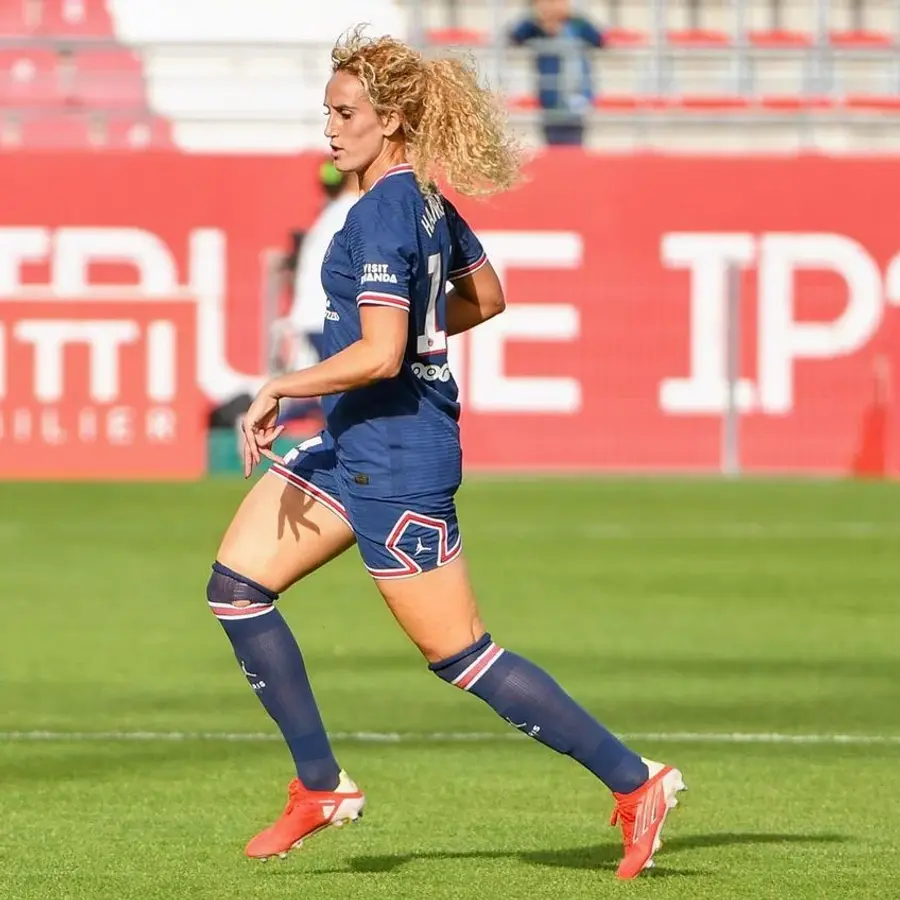 Kheira Hamraoui Noi dimensiuni în scandalul jucătoarei de la PSG bătută cu ranga » Soția lui Eric Abidal cere divorțul: „A recunoscut relația”