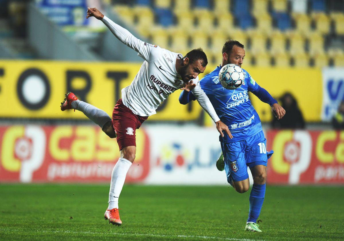 Chindia scapă victoria cu Rapid, 2-2, din cauza unei erori URIAȘE de arbitraj! Tușierul n-a văzut un ofsaid clar