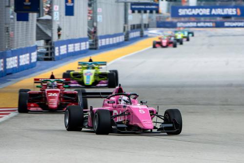 Formula W e in prezent competiția de automobilism destinată femeilor // FOTO: Imago