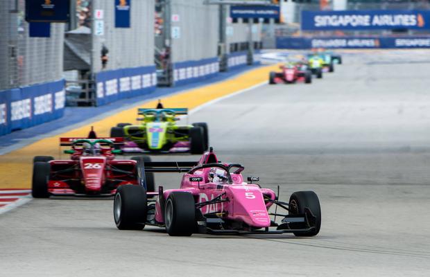 Formula 1 lansează o competiție pentru femei » Cele 15 nume de la start trebuie să aducă de acasă 150.000 de euro