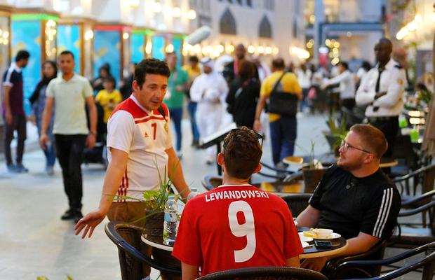 „Suporterii pot supraviețui fără bere timp de trei ore” » FIFA explică decizia de a interzice alcoolul pe stadioane la Campionatul Mondial
