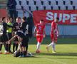 8 informații de la FC Buzău - Dinamo 2-2 » Burcă a dialogat cu suporter: „Cu FCSB, tată, nu cu Steaua!”, probleme pentru Iglesias + Mihalcea, nemulțumit de atitudine
