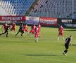 7 informații de la FC Buzău - Dinamo 2-2 » Burcă a dialogat cu un suporter: „Cu FCSB, tată, nu cu Steaua!”, ce a pățit decarul „câinilor” + Mihalcea, nemulțumit de atitudine