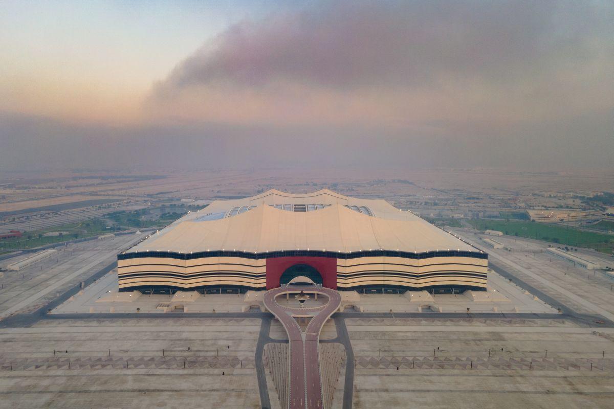 Aici se dă startul în Qatar: stadionul în formă de cort de beduini e gazda primului meci al Cupei Mondiale