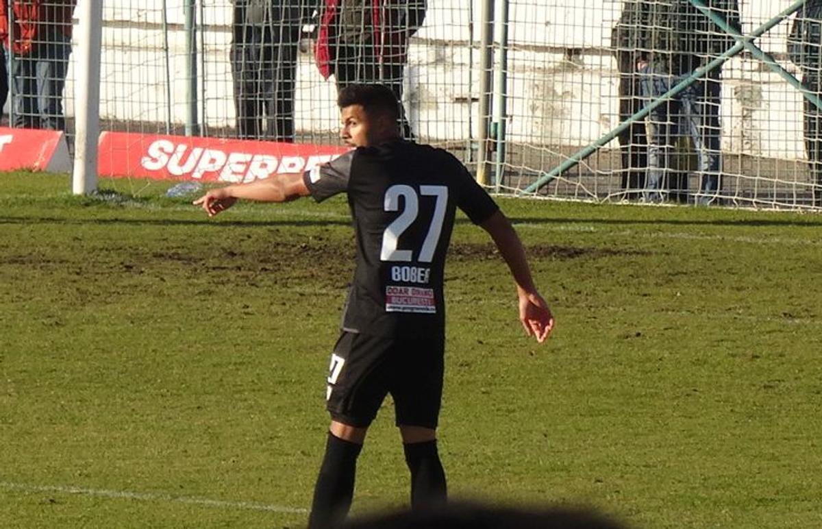 7 informații de la FC Buzău - Dinamo 2-2 » Burcă a dialogat cu un suporter: „Cu FCSB, tată, nu cu Steaua!”, ce a pățit decarul „câinilor” + Mihalcea, nemulțumit de atitudine