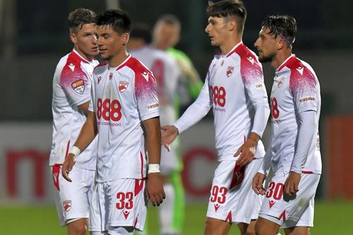 Dinamo a avut programat astăzi după-amiază un amical cu FC Buzău, contra formației lui Adrian Mihalcea
