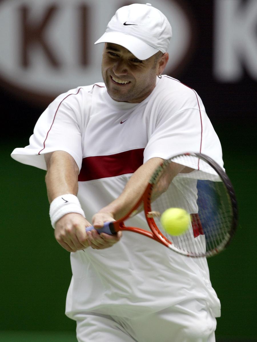 Cum l-a ajutat Darren Cahill pe Jannik Sinner, cel care se duelează în finala Turneului Campionilor cu Novak Djokovic