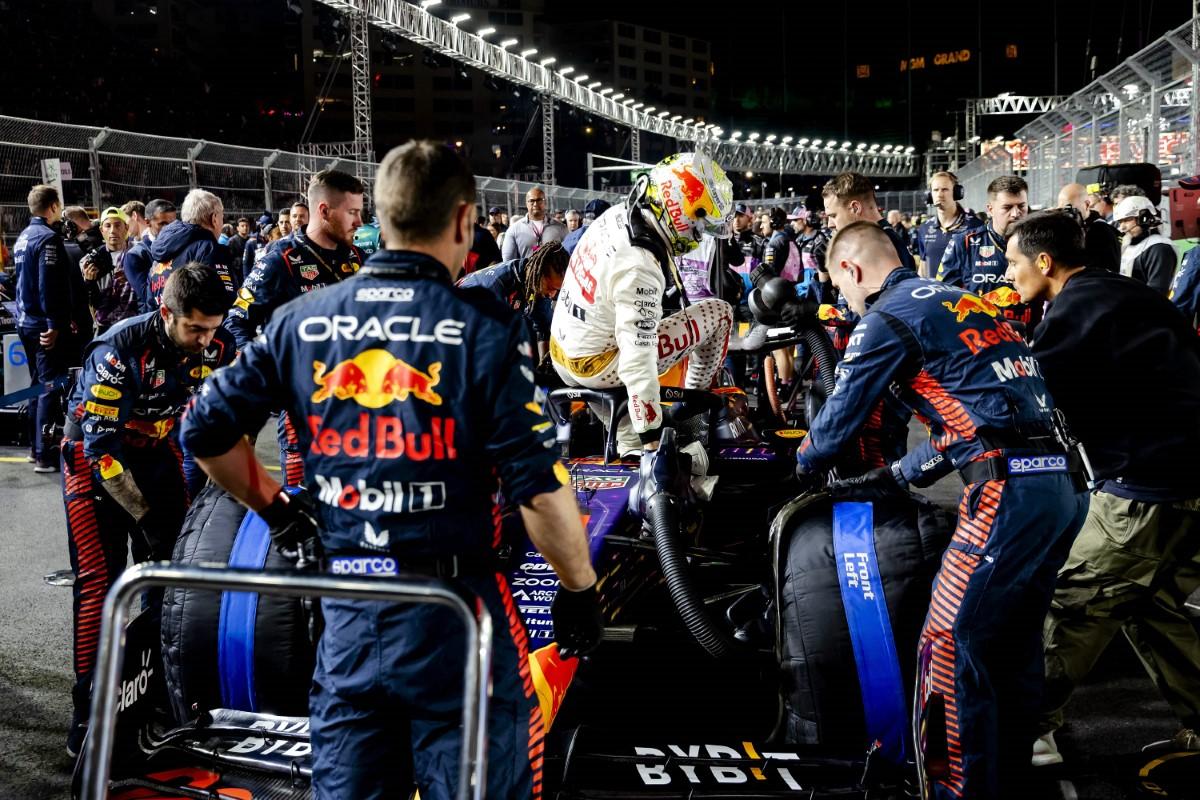 Ferrari versus Mercedes și luptă 4x4 în față » Toate mizele la Abu Dhabi, în epilogul sezonului de Formula 1