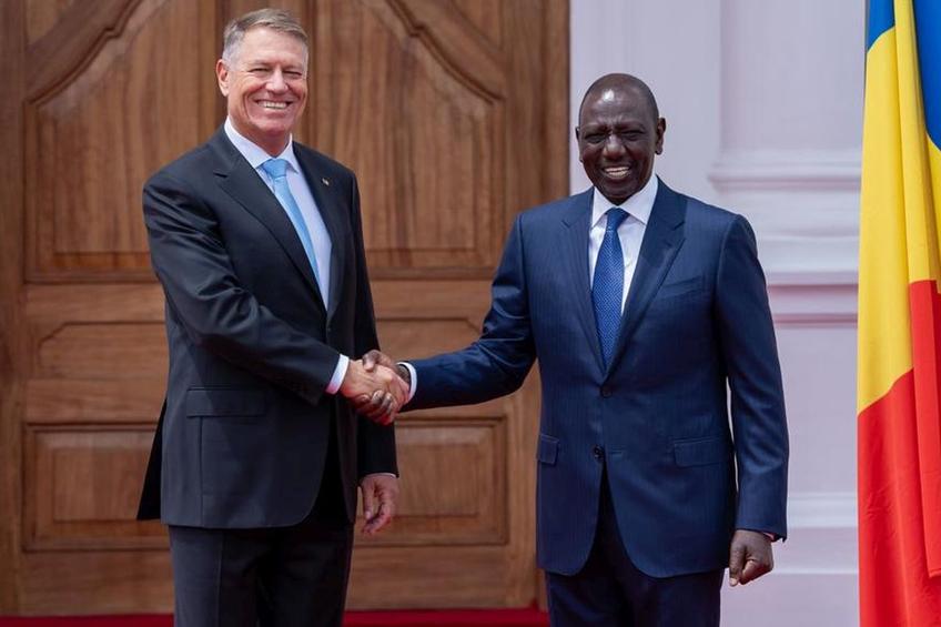 Klaus Iohannis, în timpul vizitelor din Africa / Sursă foto: Facebook