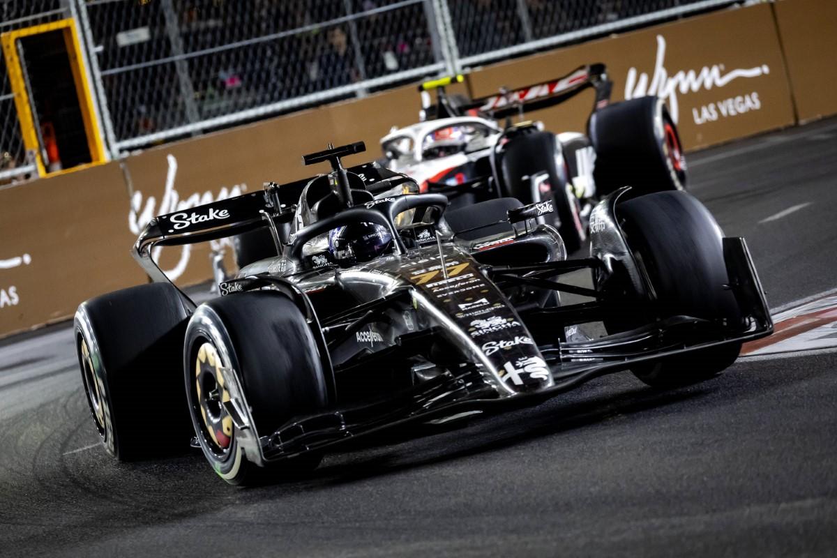 Schimbare la Max » Verstappen a șters pe jos tot weekendul cu Marele Premiu din Las Vegas, dar astăzi a întors-o