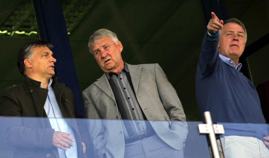 Sandor Berzi (centru) împreună cu premierul maghiar Viktor Orban. Foto: Imago Ziua Z pentru România – Kosovo! Gazeta a aflat detaliile esențiale ale dosarului: când e programată ședința Comisiei de Disciplină și cine sunt cei 5 judecători desemnați pe caz