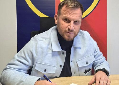 Florin Cernat, prezentat oficial la FCSB / FOTO: Facebook FCSB