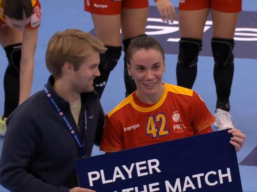 Elena Roșu, cea mai bună handbalistă a României în meciul cu Norvegia din EHF Euro Cup Ele sunt cele 18 handbaliste care vor să scrie istorie pentru România la CM: marele motiv de optimism + 10 jucătoare „dispărute” în ultimul an