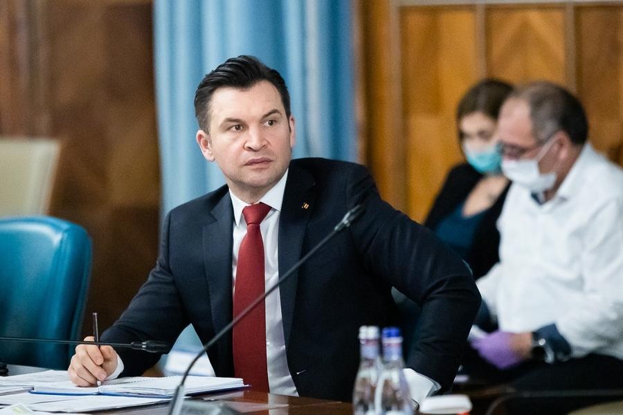Dan Șucu, Mihai Rotaru, Mihai Stoica și Iuliu Mureșan au semnat o petiție și i-au trimis-o lui Nicușor Dan: „Nu are ce căuta în vestiar!”