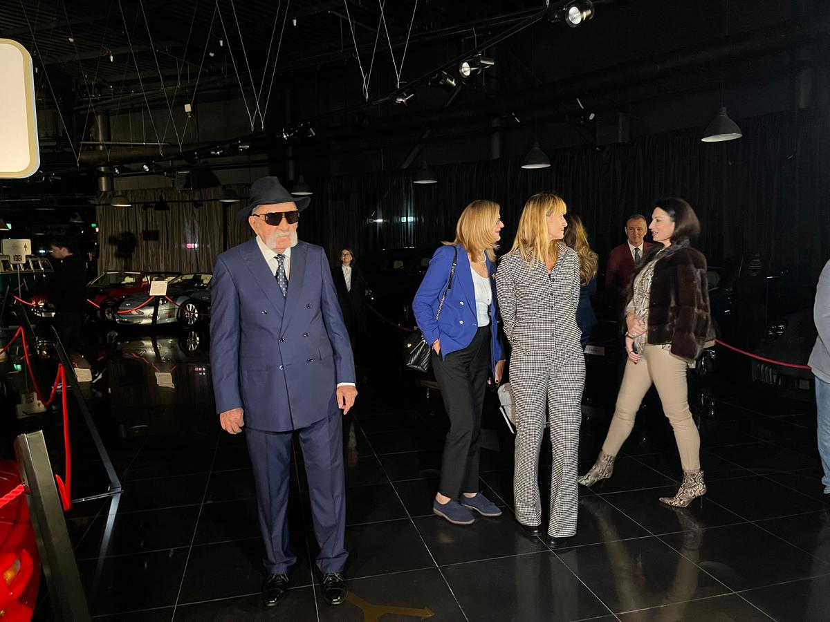 Ion Țiriac și fiica lui au tăiat panglica la Otopeni, lângă nume mari din sport » Gică Hagi i-a ales mașina lui Ianis: „E absolut fenomenal ce văd aici!”