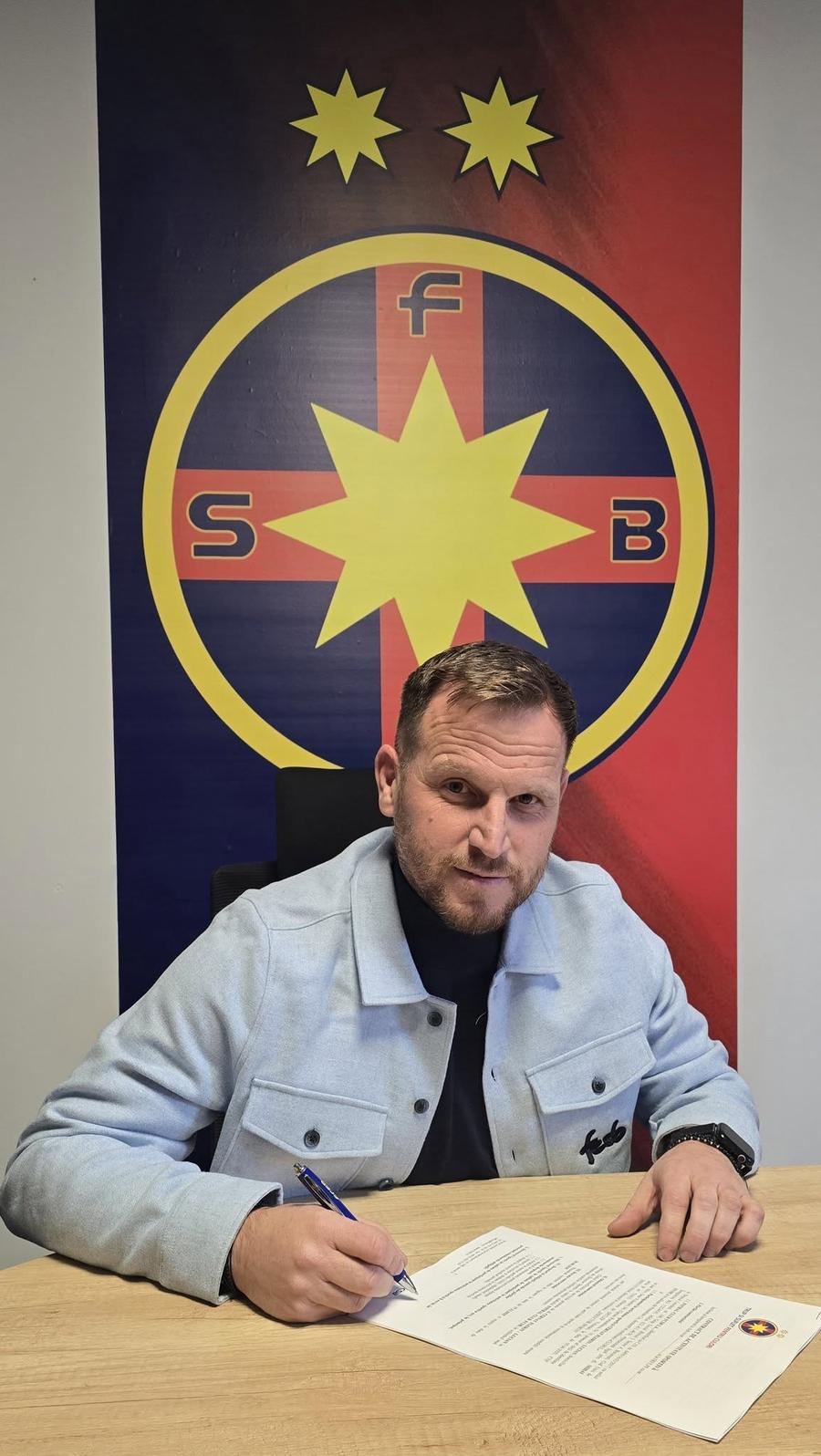 Florin Cernat a fost prezentat ca director sportiv la FCSB / foto; Facebook FCSB Florin Cernat a fost prezentat oficial la FCSB