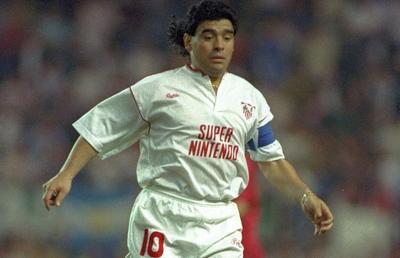 Întâlnirea cu Diego Maradona care l-a fascinat pe Marius Lăcătuș: „A început să cânte și m-a invitat să ieșim”