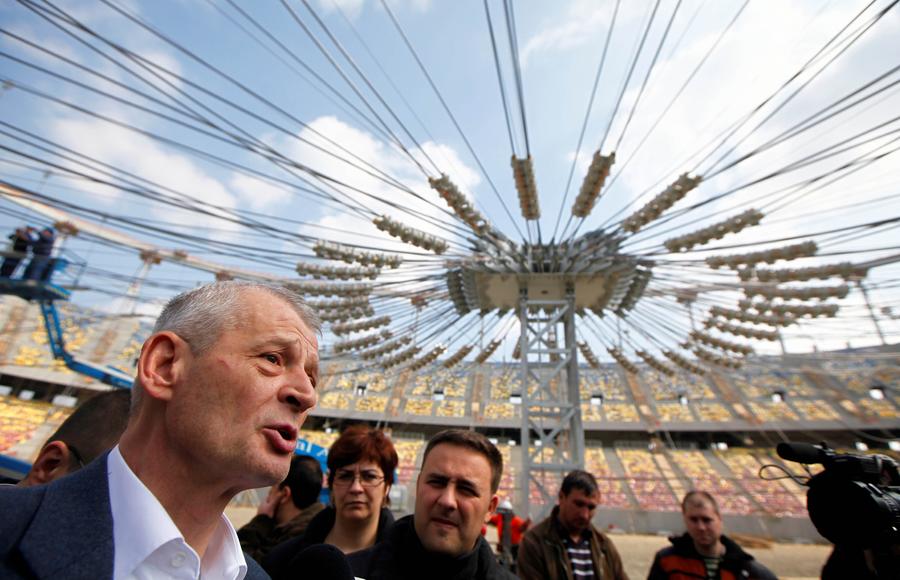 EXCLUSIV Acoperișul de pe Arena Natională stă să ne cadă în cap înainte de Euro! Detalii șocante + cum au reacționat Firea și Nicușor Dan