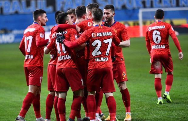 FCSB. Declarații la superlativ despre improvizația lui Toni Petrea: „E ca Rednic pe timpuri! Va face carieră dacă îl lasă să joace acolo”
