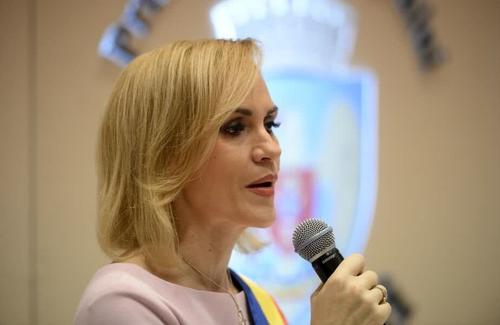Gabriela Firea a comentat problemele apărute la acoperișul de pe Arena Națională. Sursă foto: Raed Krishan