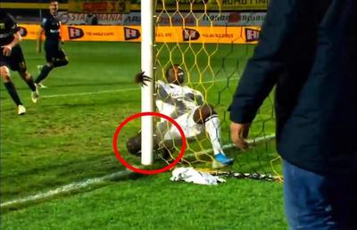 Jucătorul Barcelonei riscă să-și încheie cariera la 22 de ani, după ce s-a izbit de bară!