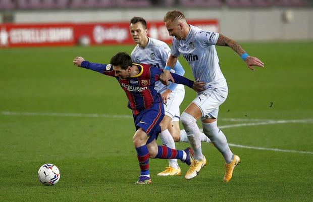 Barcelona - Valencia 2-2 » Egal spectaculos pe „Camp Nou”, iar catalanii rămân pe 5