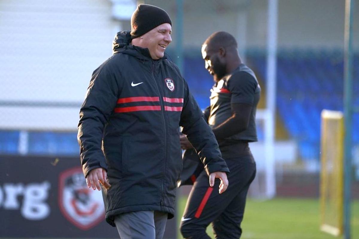 Marius Șumudică așteaptă oferte după victoria cu Fenerbahce: „Mai am doar 4 luni de contract. După aceea sunt liber!” » Jucătorii au fost afectați de explozia din Gaziantep