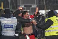 Mircea Rednic le ia apărarea fanilor după incidentele de la meciul cu Mioveni: „Se mai întâmplă. Sunt și ei la limită”