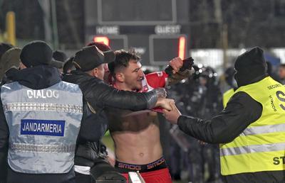Mircea Rednic le ia apărarea fanilor după incidentele de la meciul cu Mioveni: „Se mai întâmplă. Sunt și ei la limită”