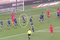 Moment comic în prima repriză din FCSB - FC Botoșani: și-a „reclamat” propriu coleg + Ce s-a întâmplat în faza suspectă de penalty